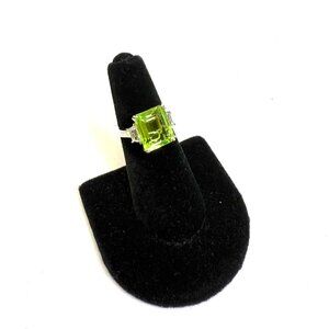 😍"Put a Ring On IT Event" Chartreuse Quartz ring
